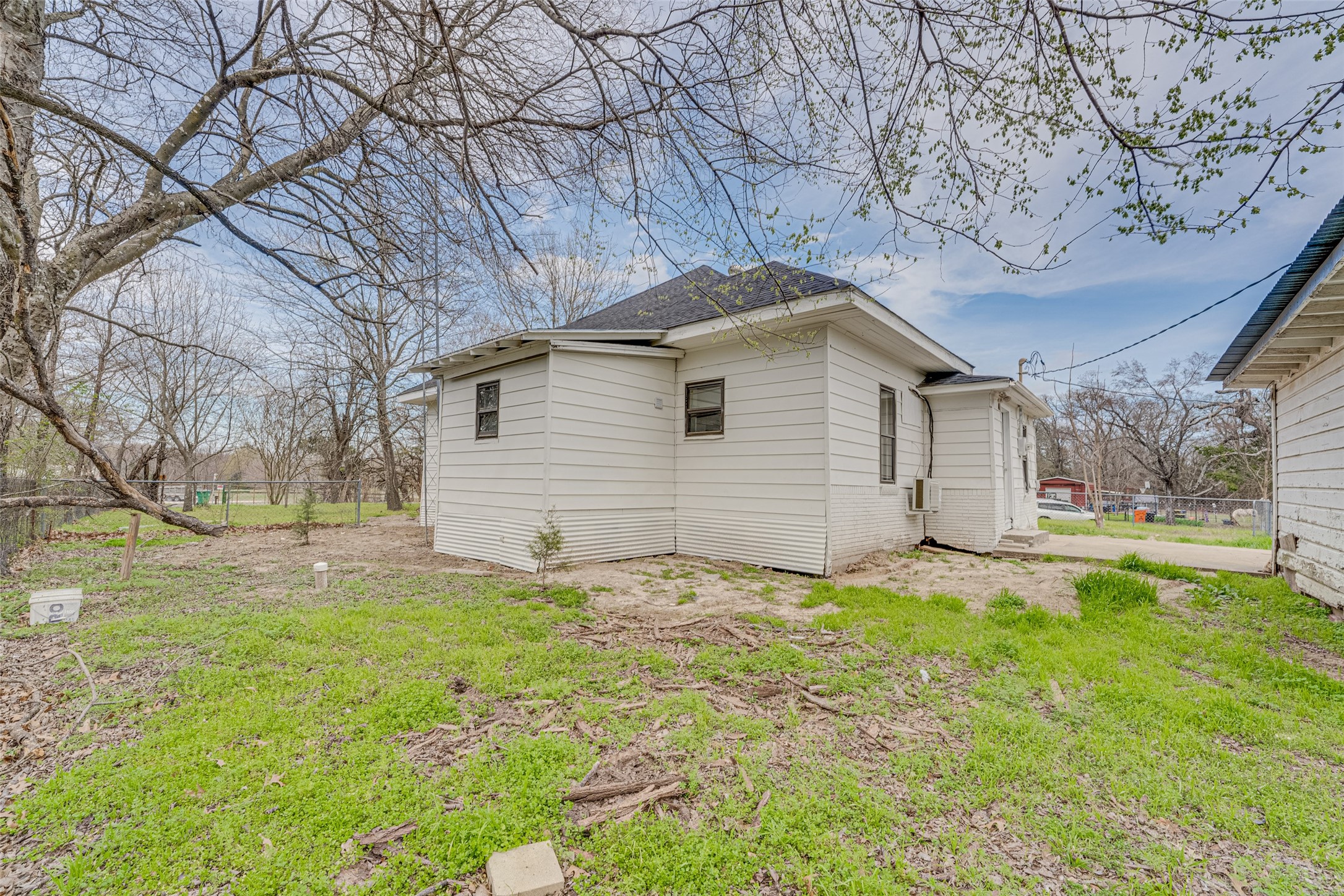 382 County Road 3102 Greenville TX 75402