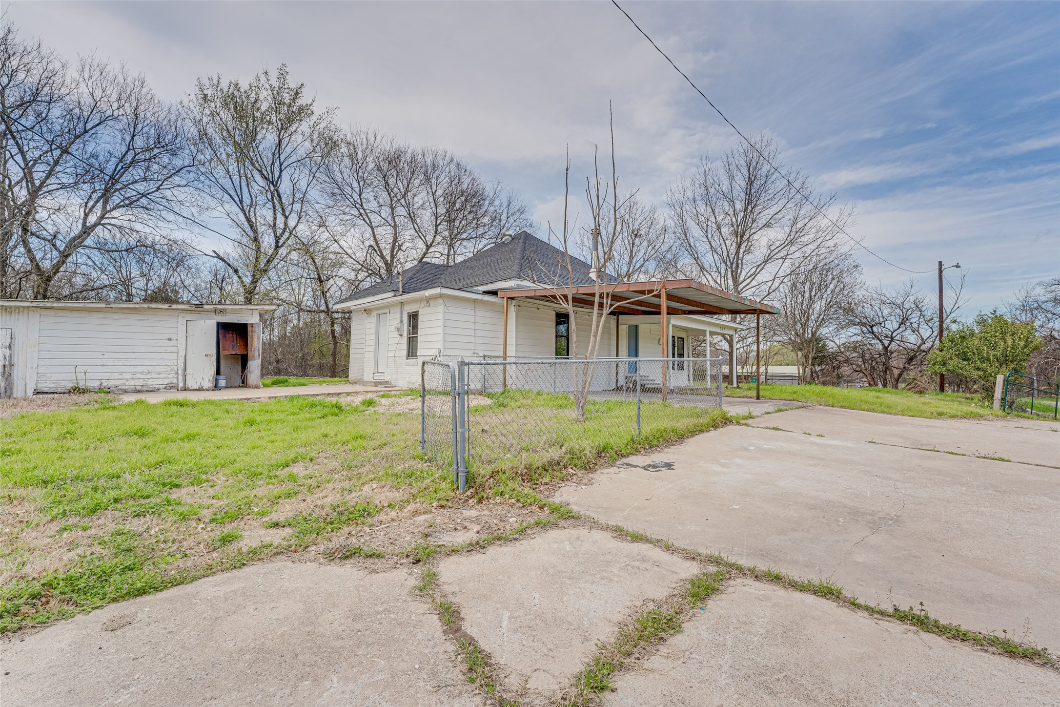 382 County Road 3102 Greenville TX 75402