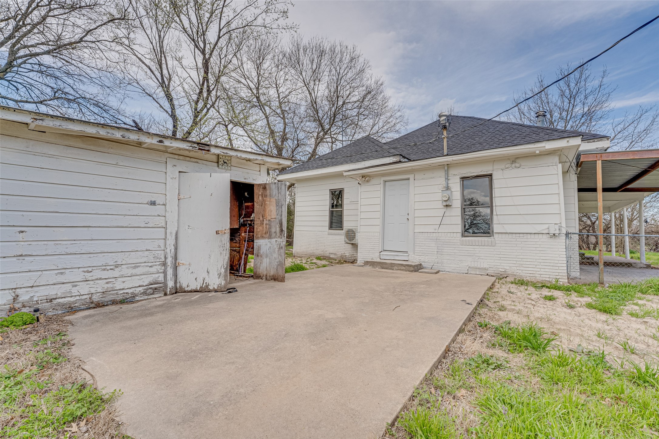 382 County Road 3102 Greenville TX 75402