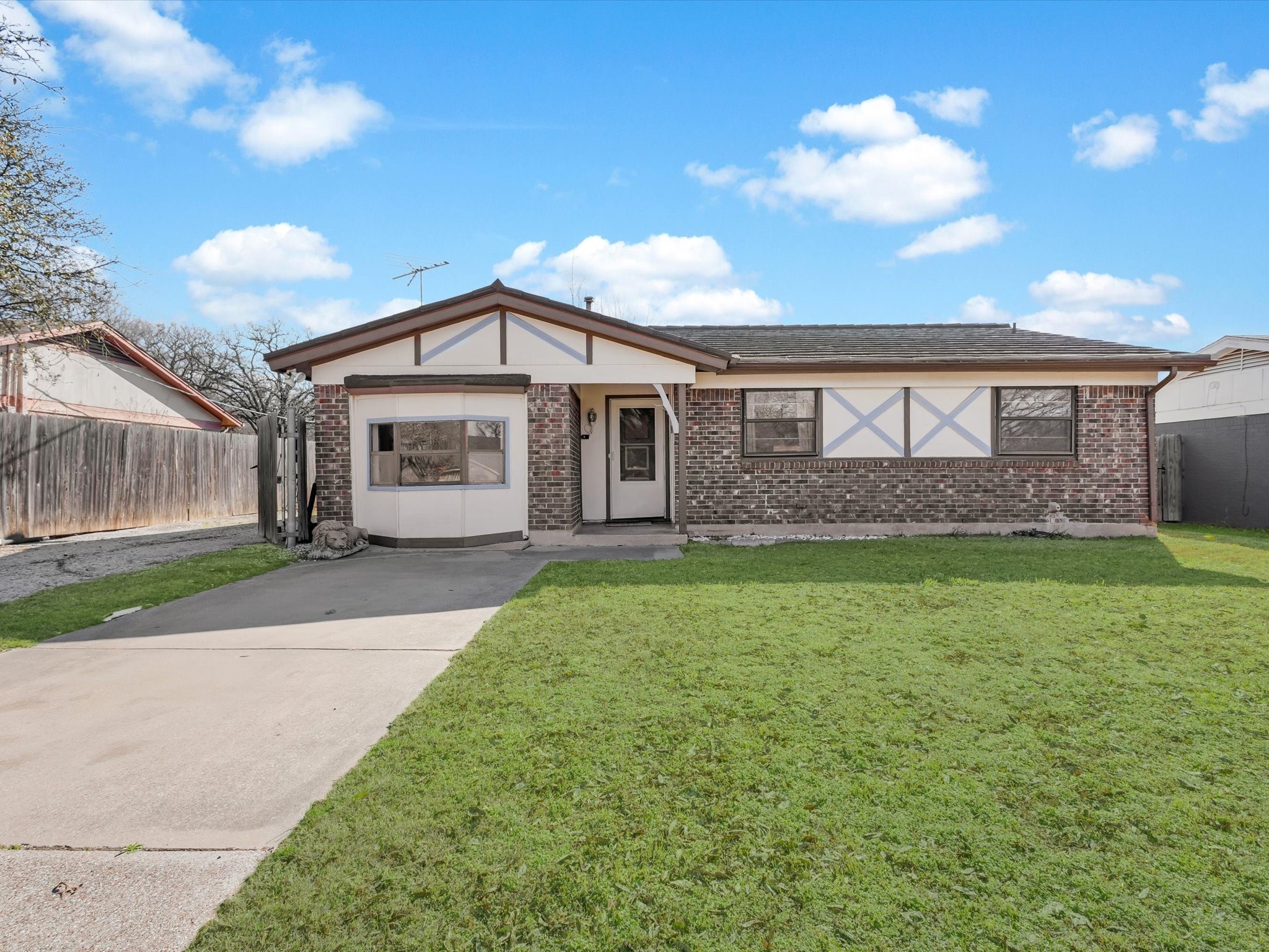 7124 Smithfield Road North Richland Hills TX 76182
