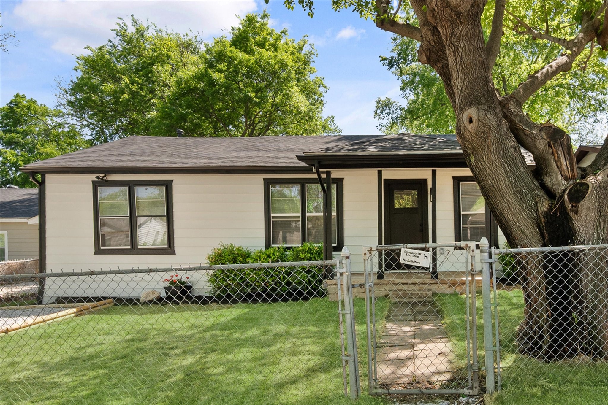 8225 Carlos Street White Settlement TX 76108