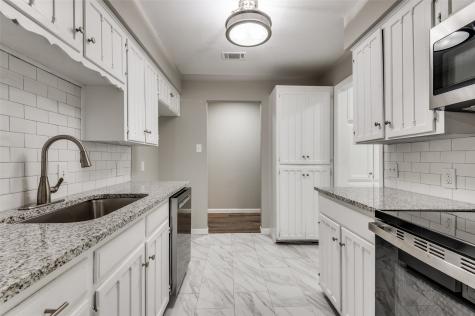 1409 Oxford Street Arlington TX 76013