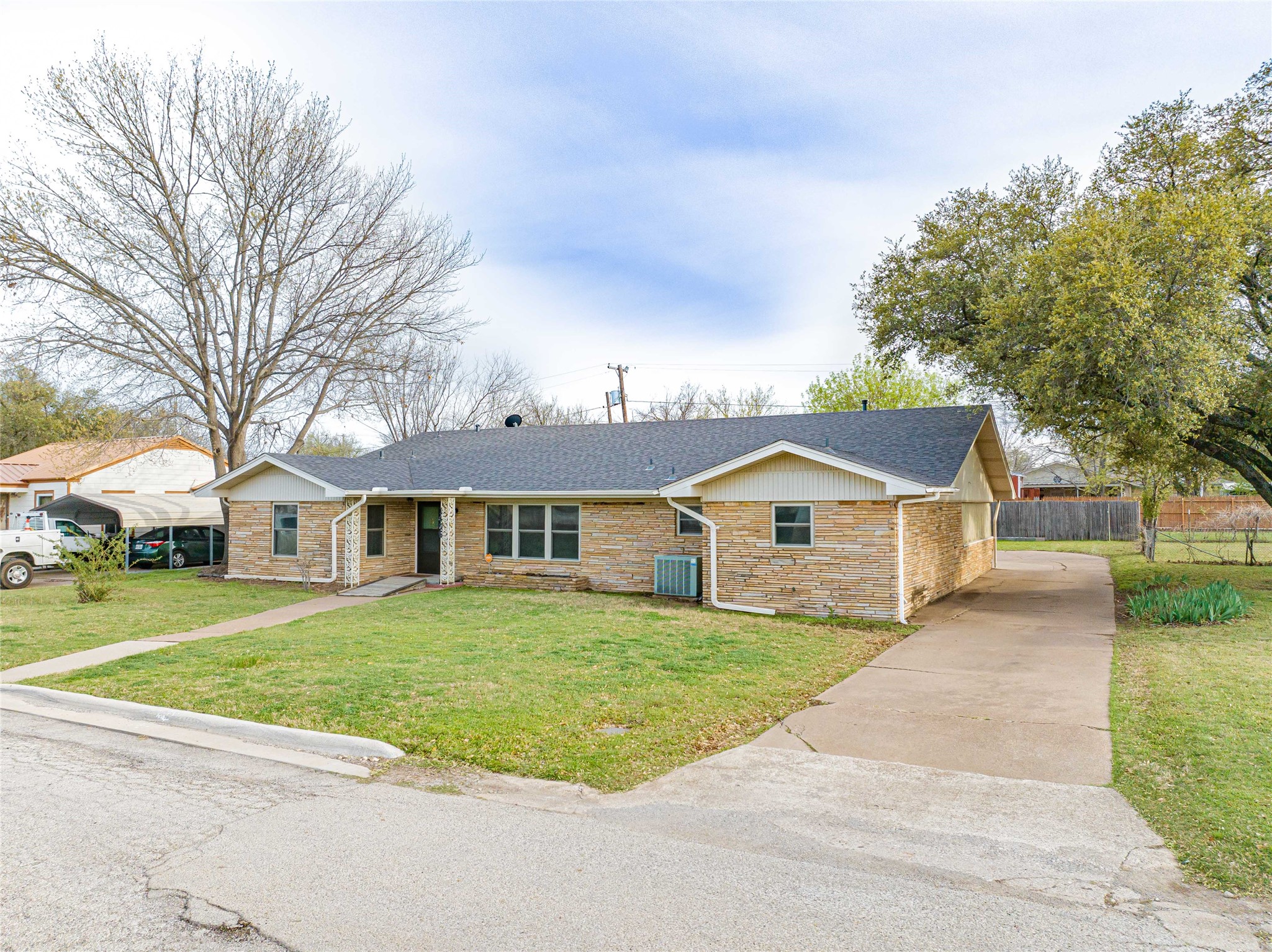 1405 W Wheeler Street Breckenridge TX 76424