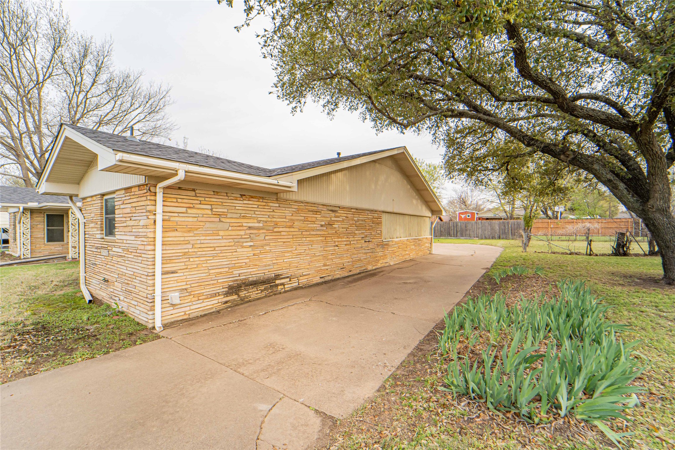1405 W Wheeler Street Breckenridge TX 76424