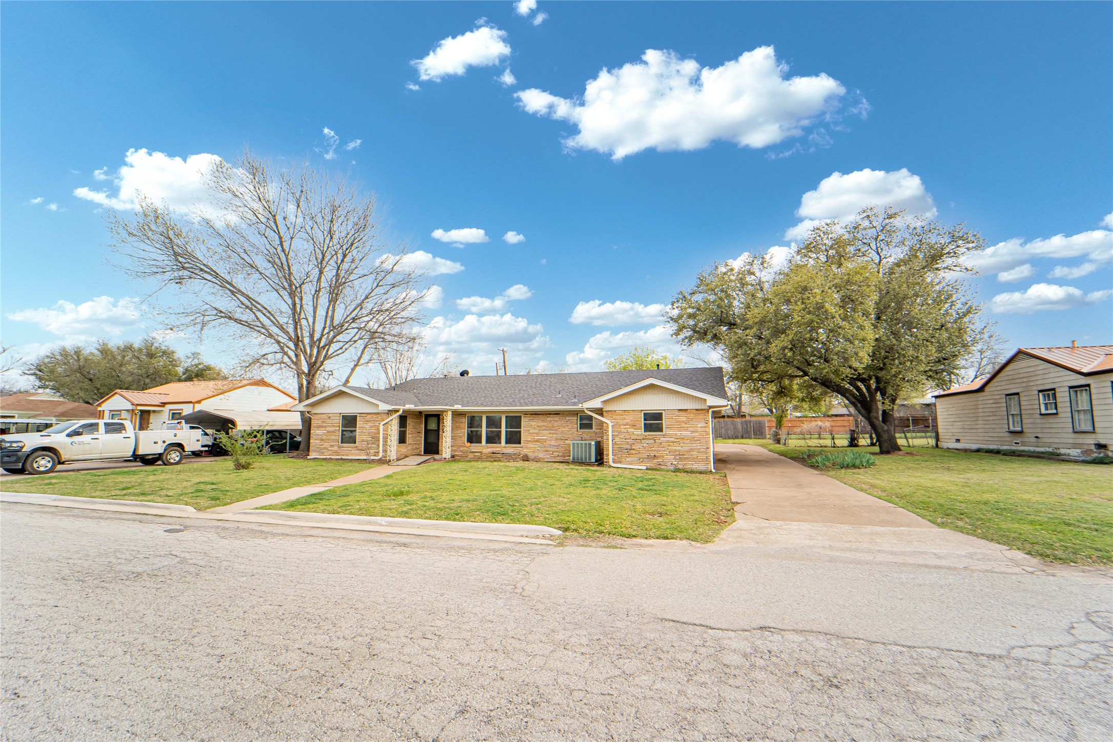 1405 W Wheeler Street Breckenridge TX 76424