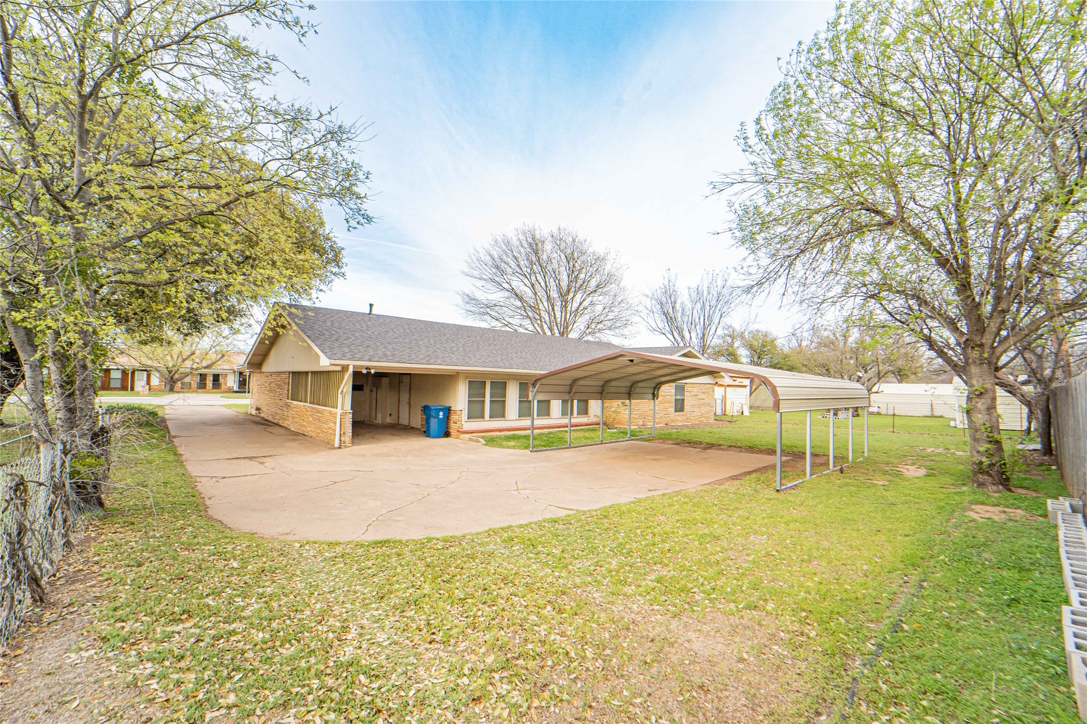 1405 W Wheeler Street Breckenridge TX 76424