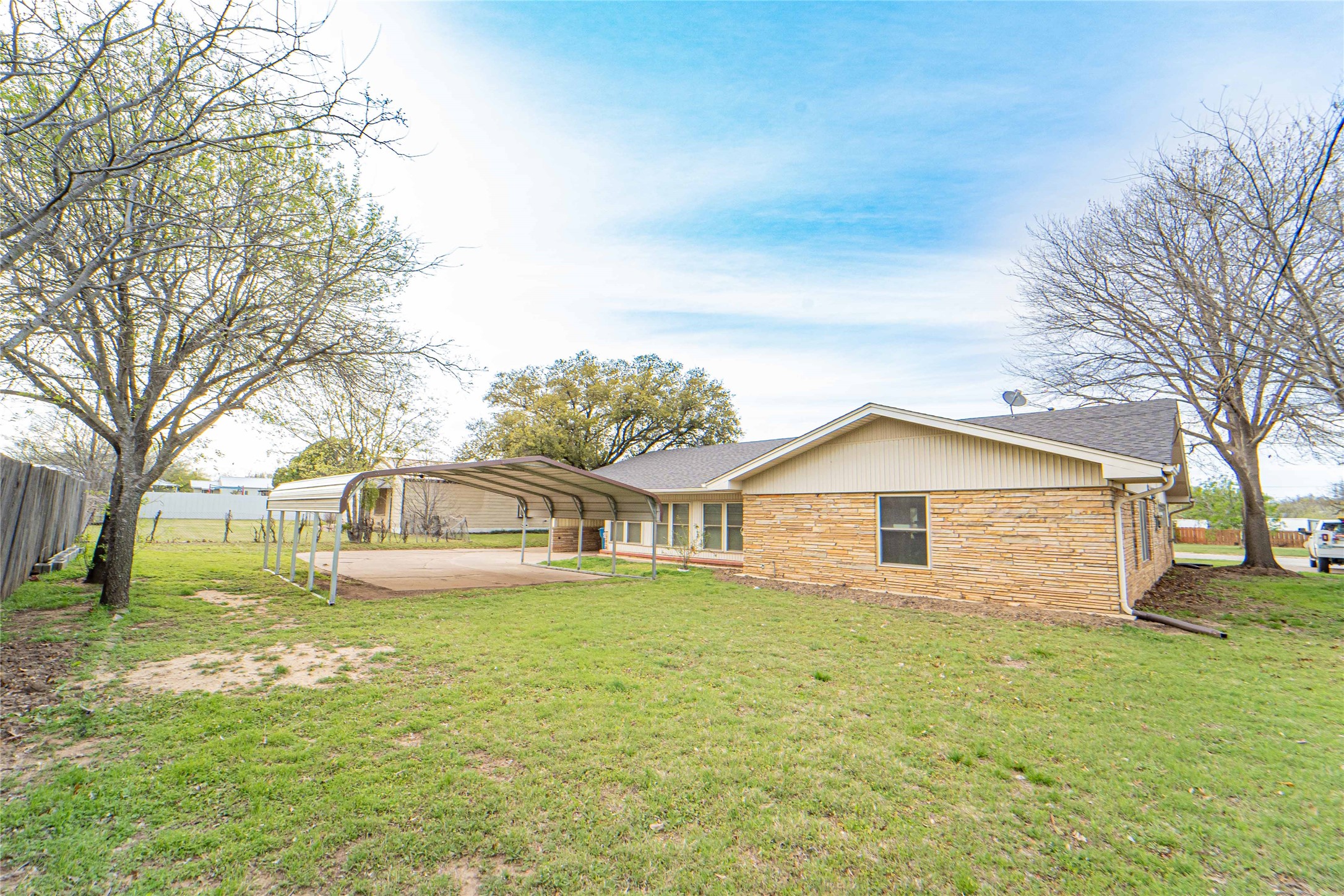 1405 W Wheeler Street Breckenridge TX 76424