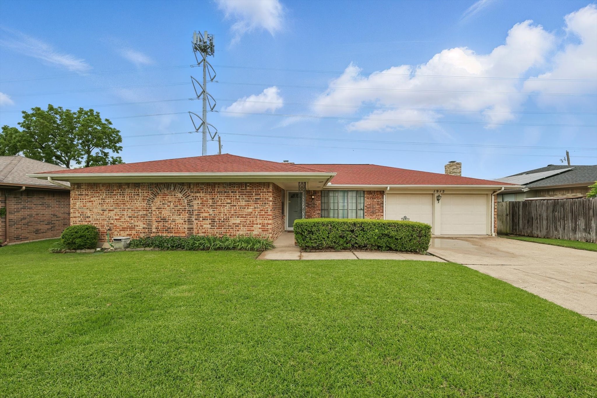 1912 River Bend Road Arlington TX 76014