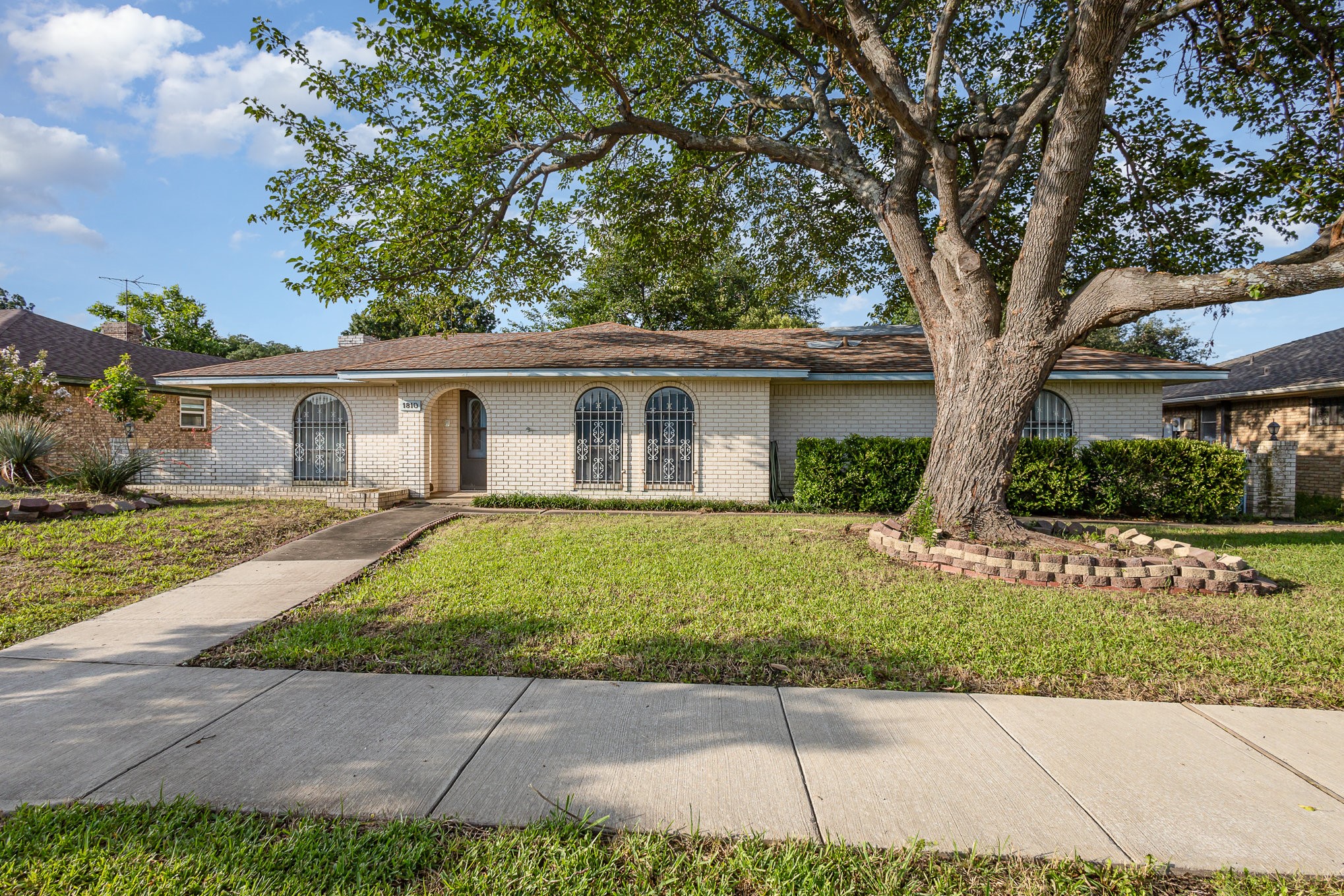 1810 Mayfield Avenue Garland TX 75041