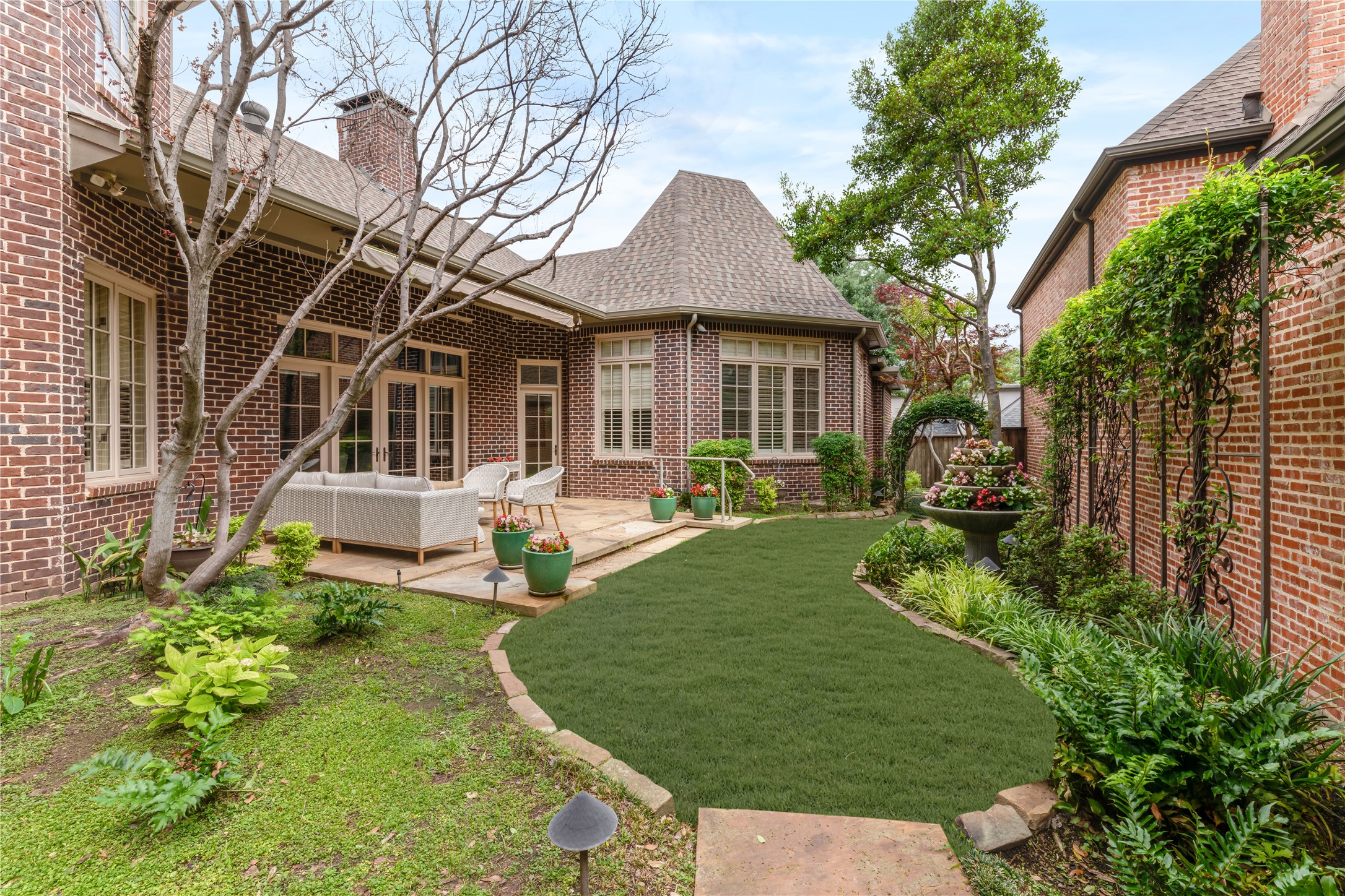 6907 Preston Glen Drive Dallas TX 75230