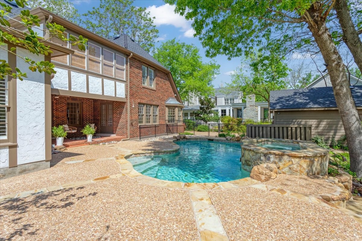 1307 N Hopson Street Sherman TX 75092
