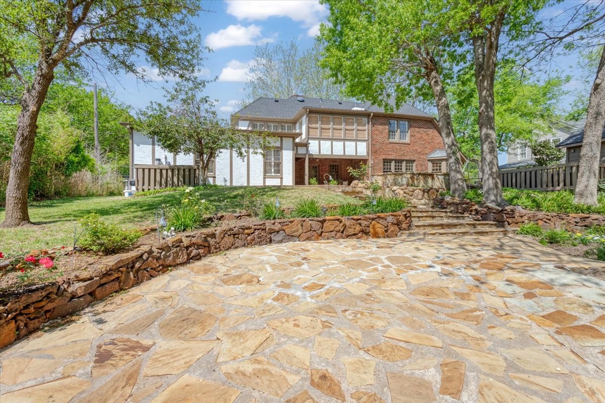 1307 N Hopson Street Sherman TX 75092