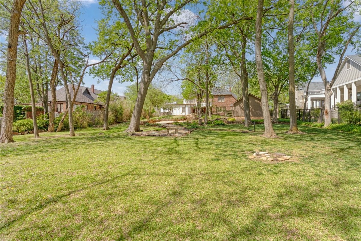 1307 N Hopson Street Sherman TX 75092