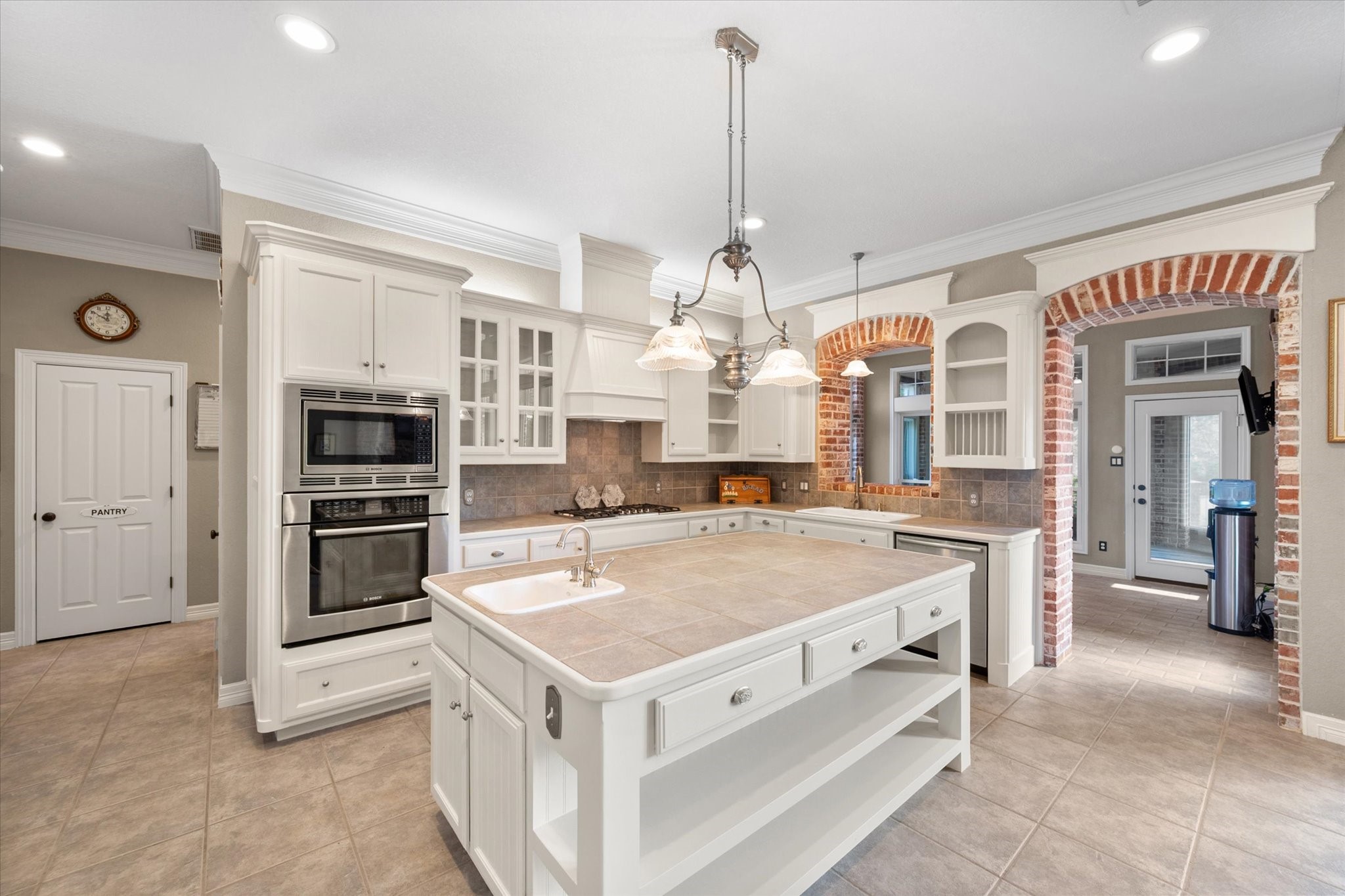 916 Amanda Drive Mansfield TX 76063