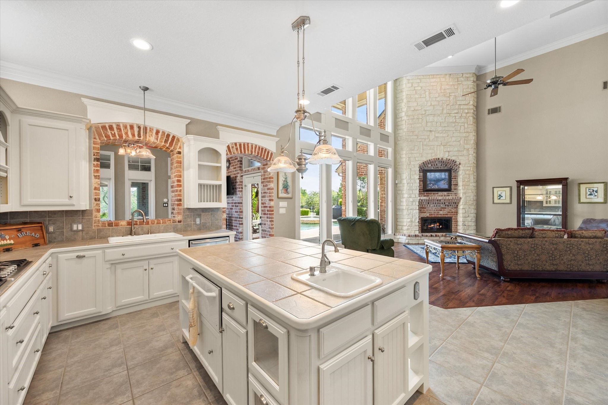916 Amanda Drive Mansfield TX 76063