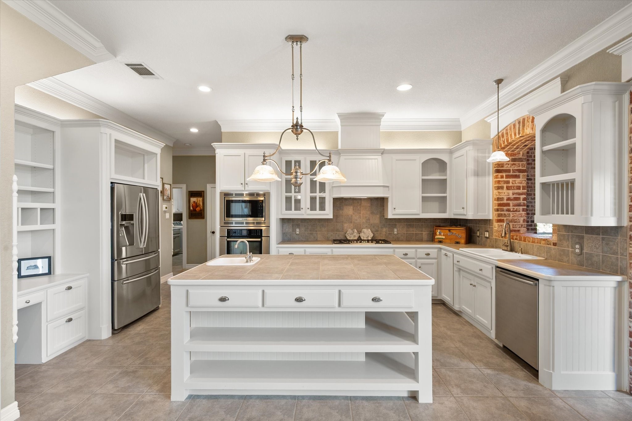916 Amanda Drive Mansfield TX 76063