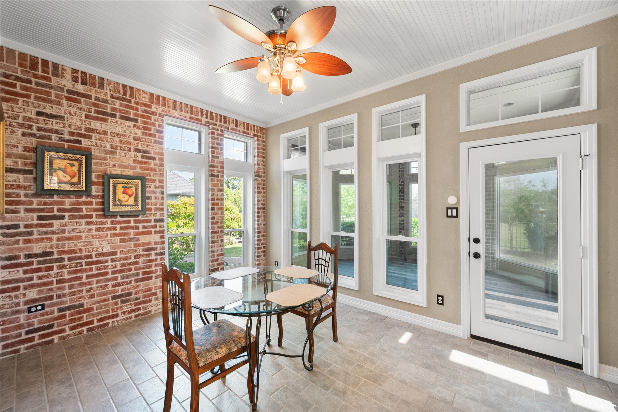916 Amanda Drive Mansfield TX 76063