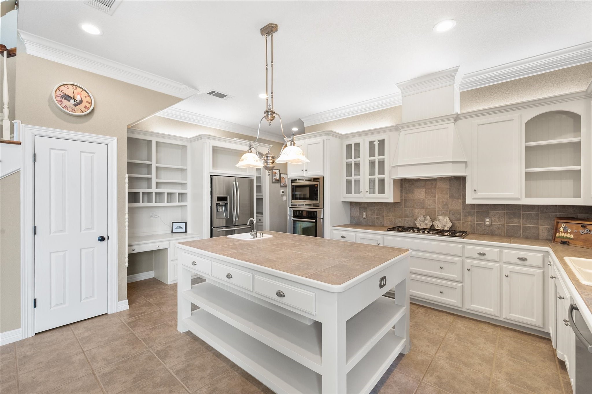 916 Amanda Drive Mansfield TX 76063