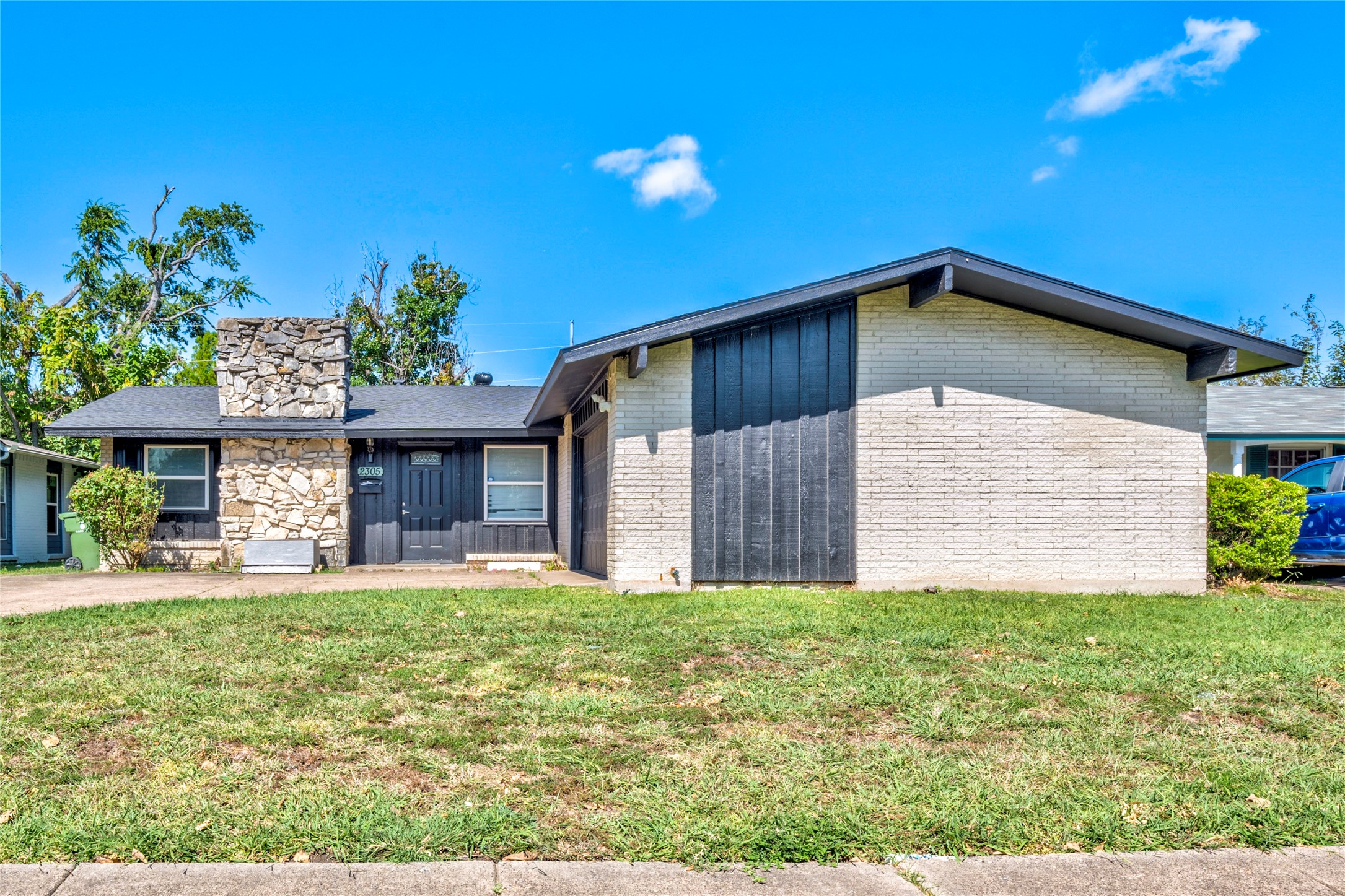 2305 Nottingham Drive Garland TX 75041