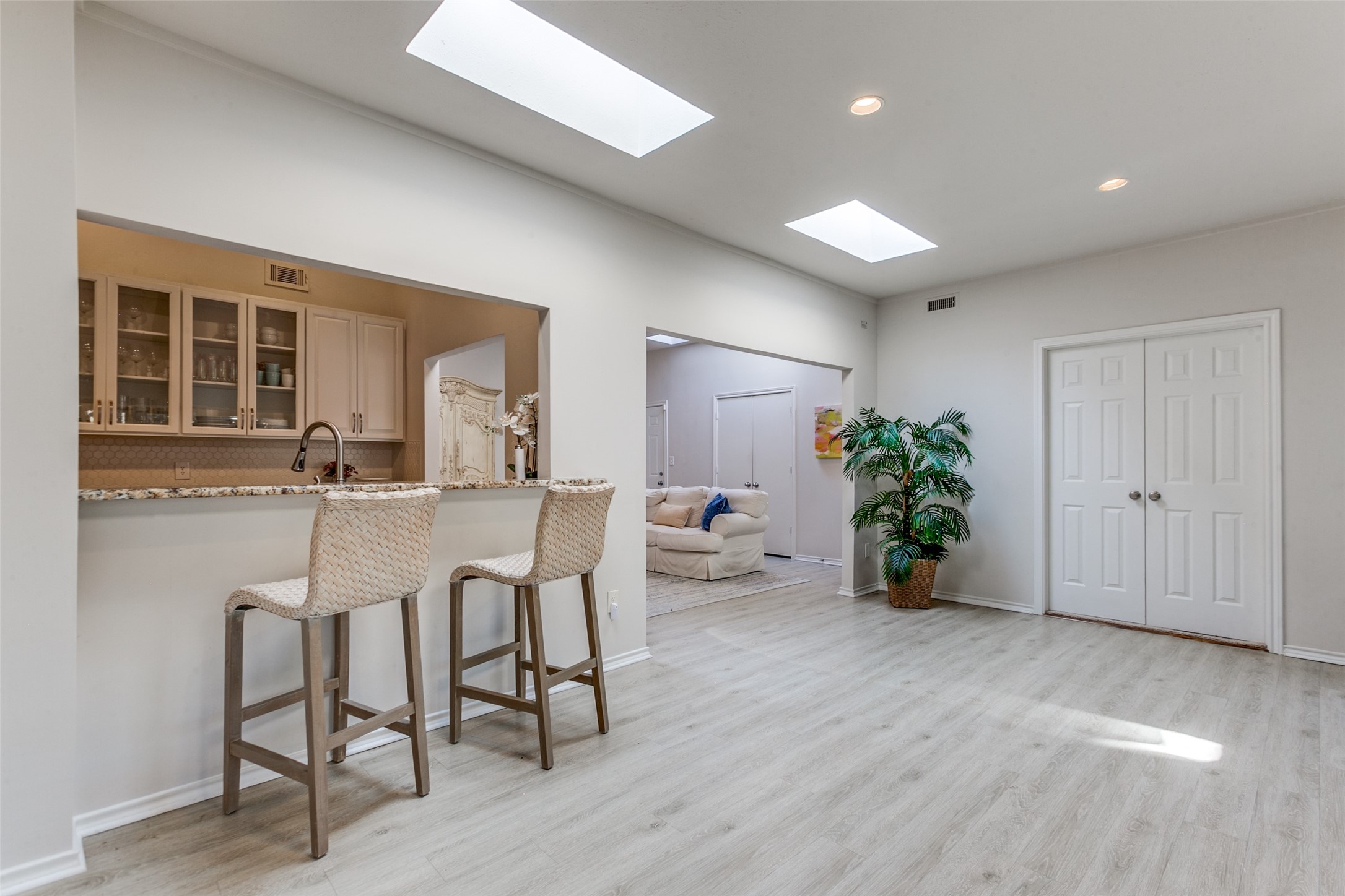7403 Authon Drive Dallas TX 75248
