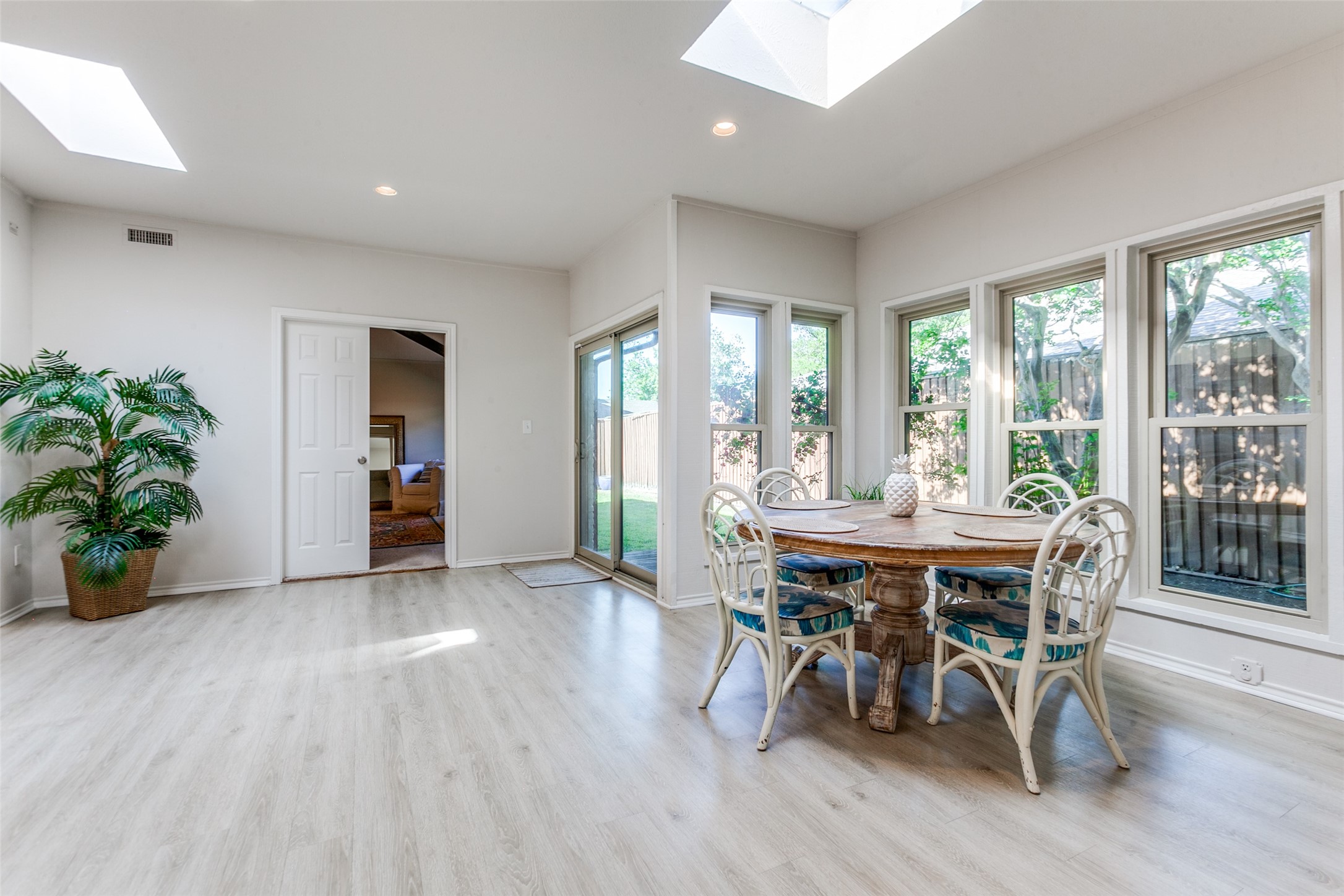7403 Authon Drive Dallas TX 75248