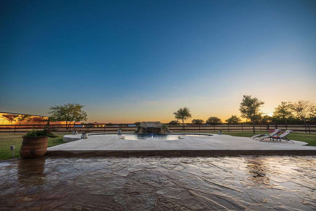 1125 County Road 230 Florence TX 76527