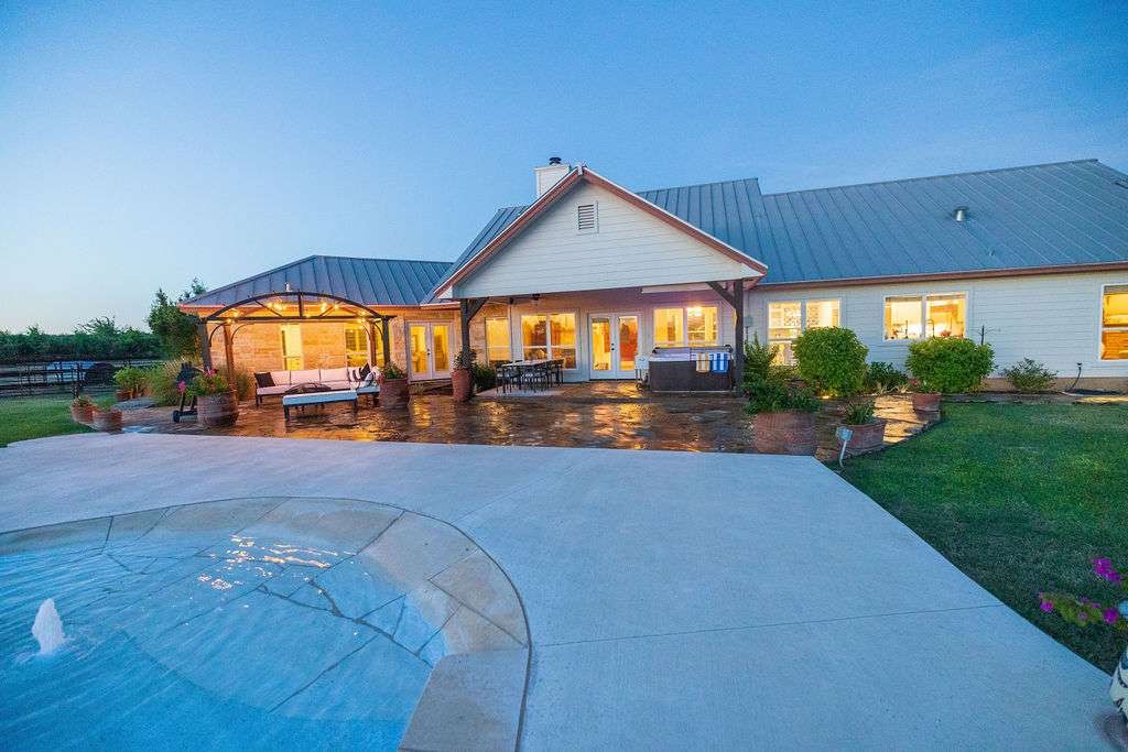 1125 County Road 230 Florence TX 76527