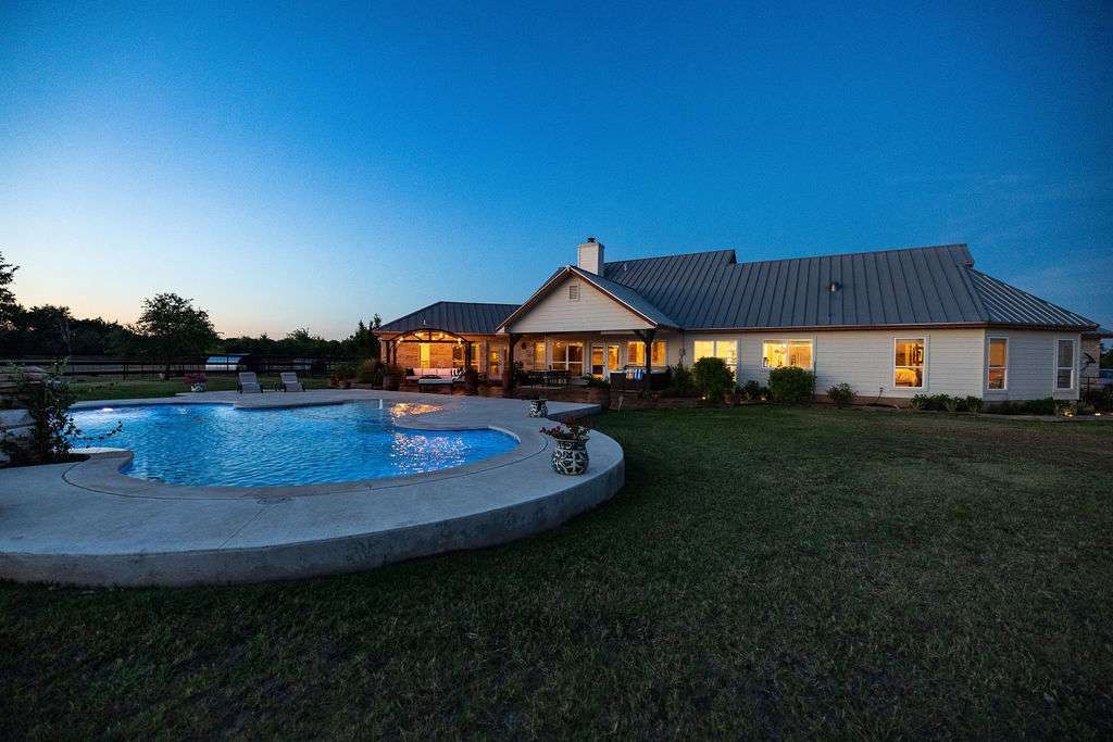 1125 County Road 230 Florence TX 76527