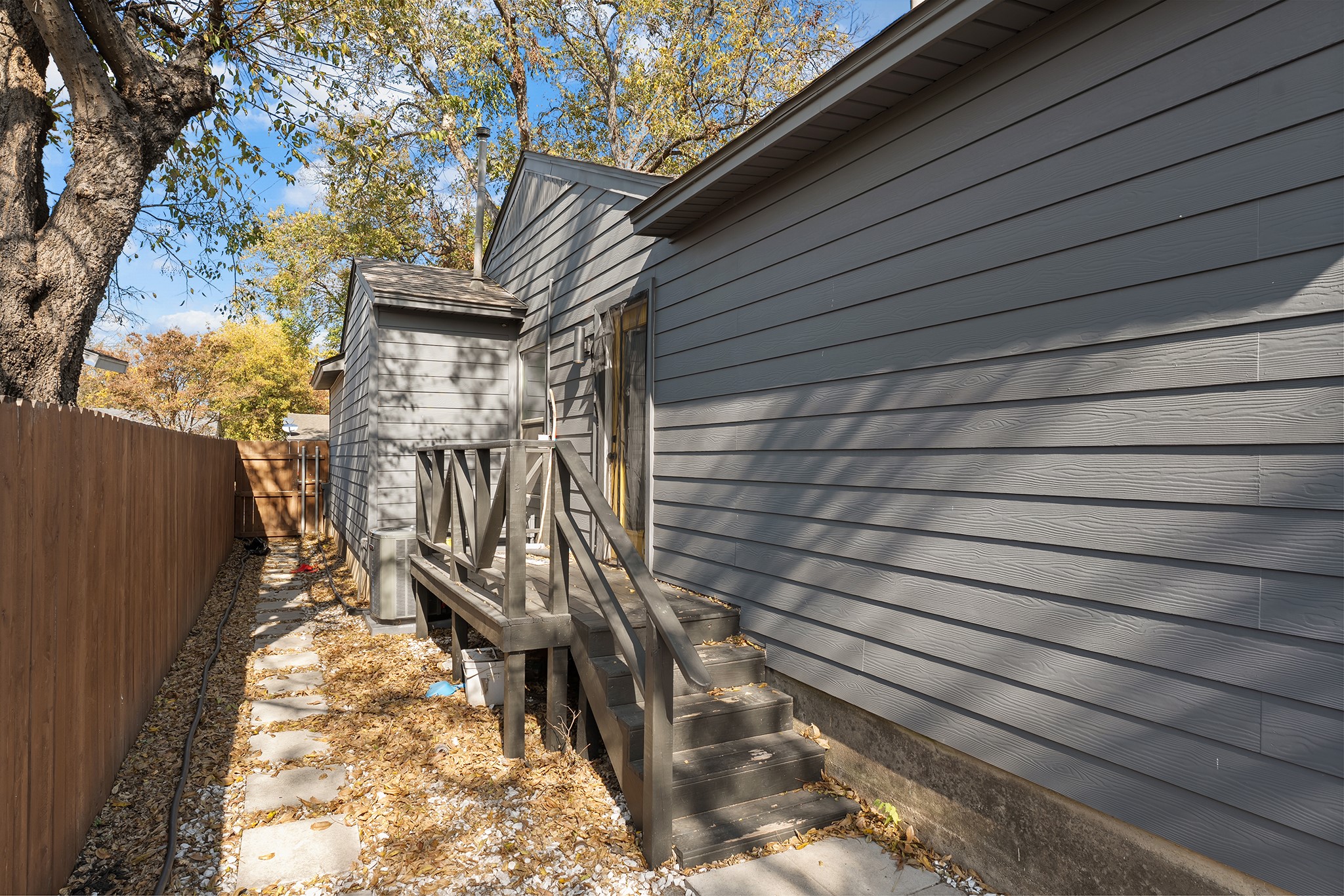 2212 Tealford Drive Dallas TX 75228