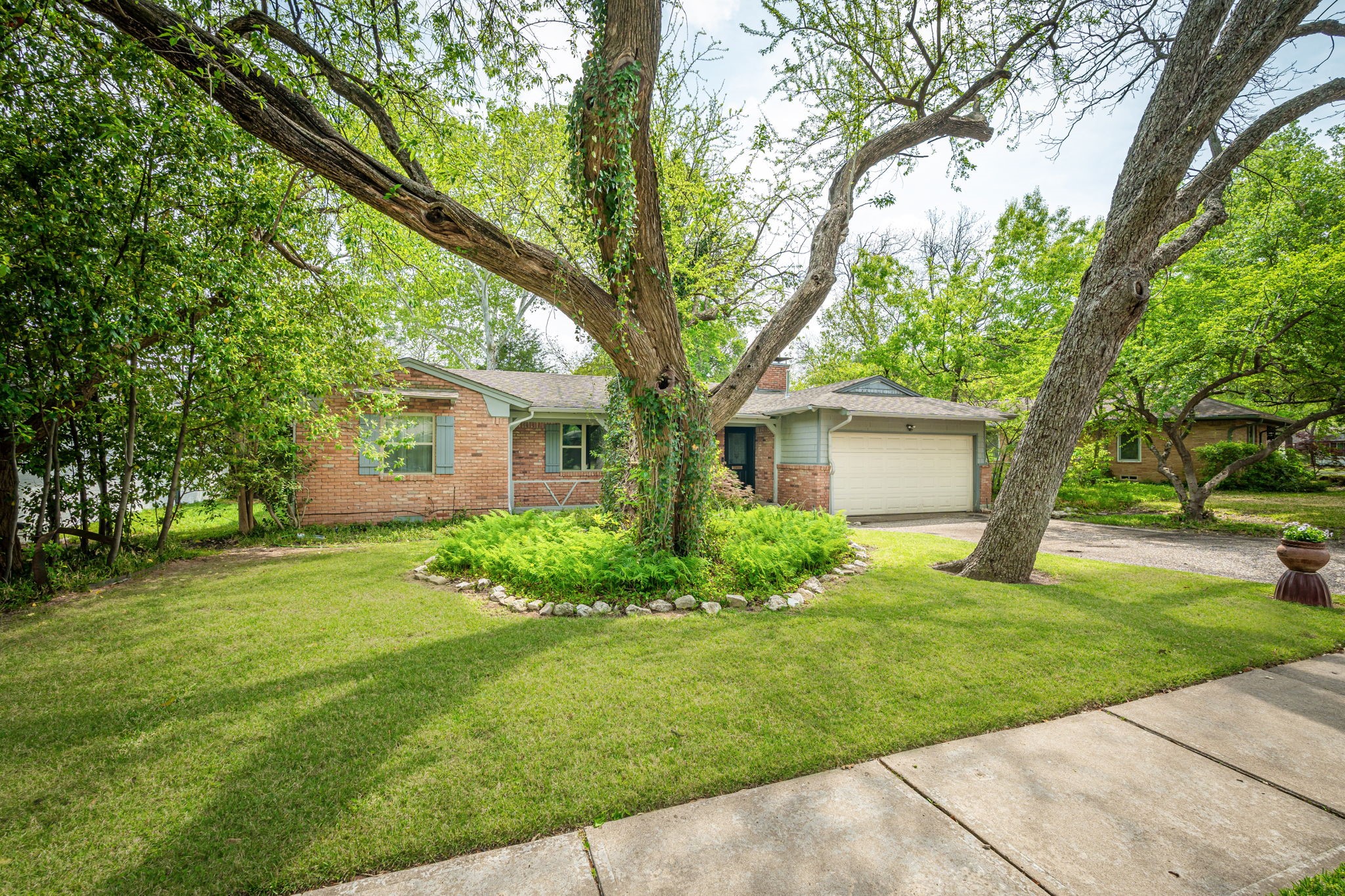 6516 Danbury Lane Dallas TX 75214