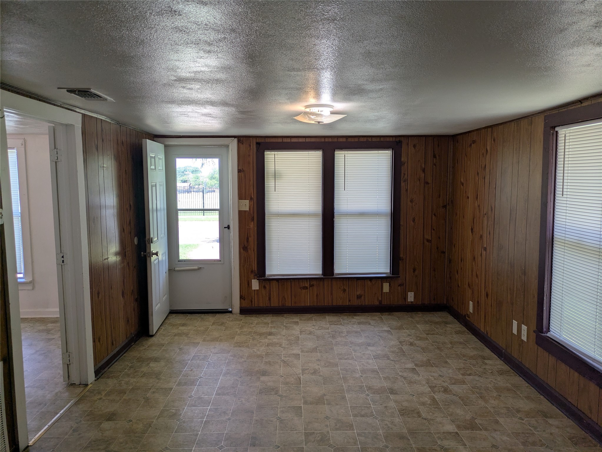411 S Bradshaw Street Denton TX 76205