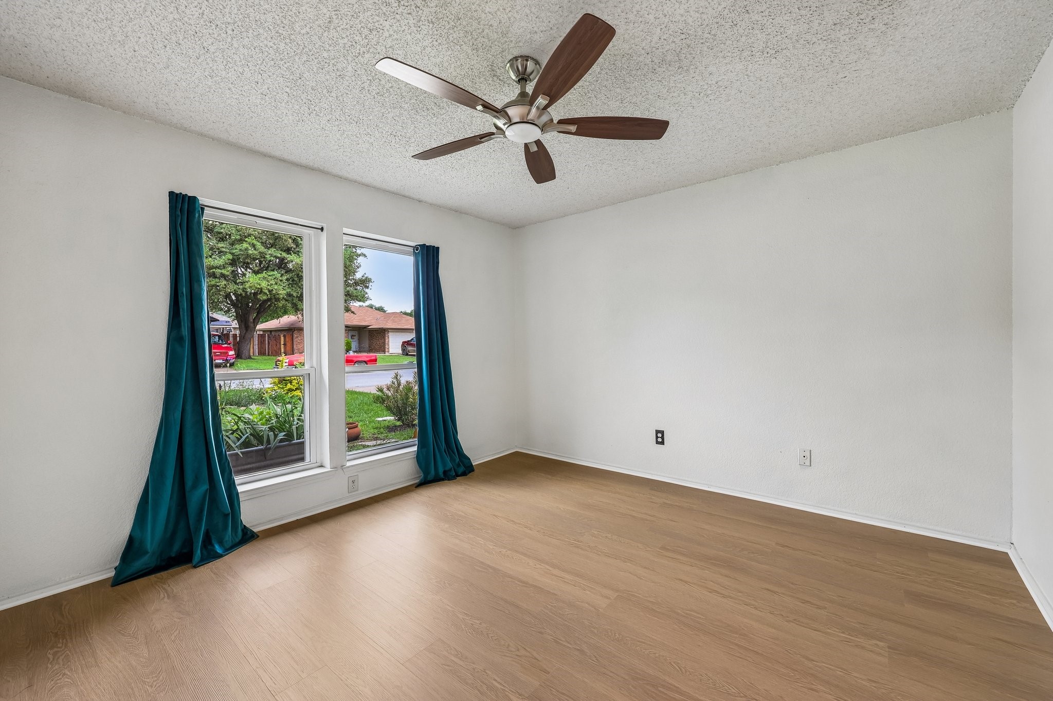 1105 Parkhill Avenue Saginaw TX 76179