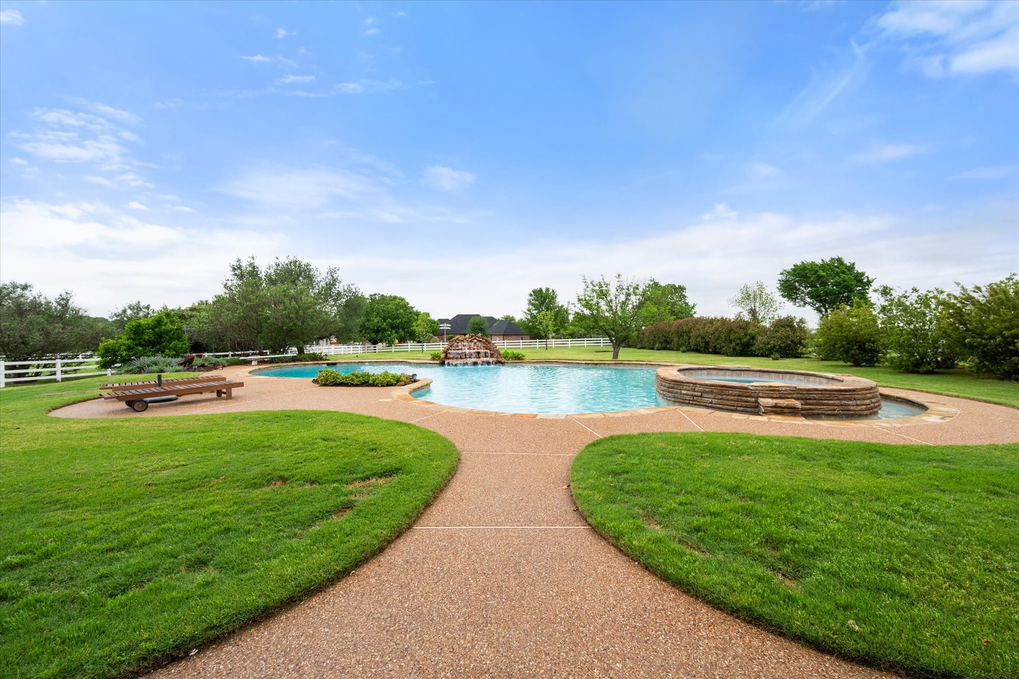 6400 Gehrig Circle Burleson TX 76028
