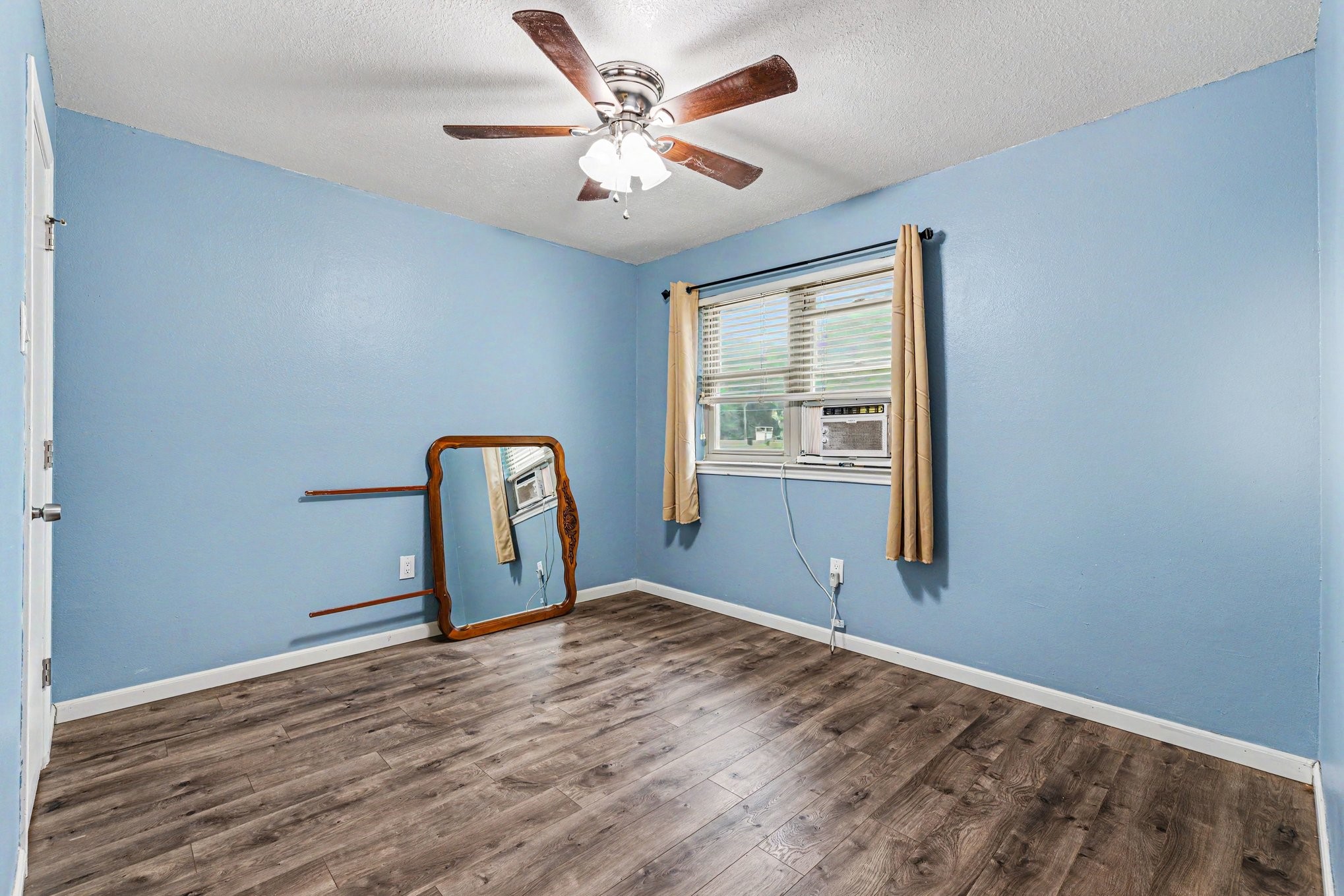 525 Rawls Circle Irving TX 75061