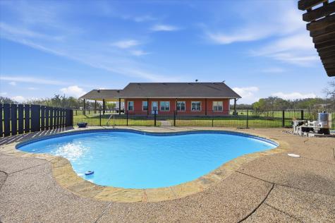 1616 Nash Howard Road Waxahachie TX 75165