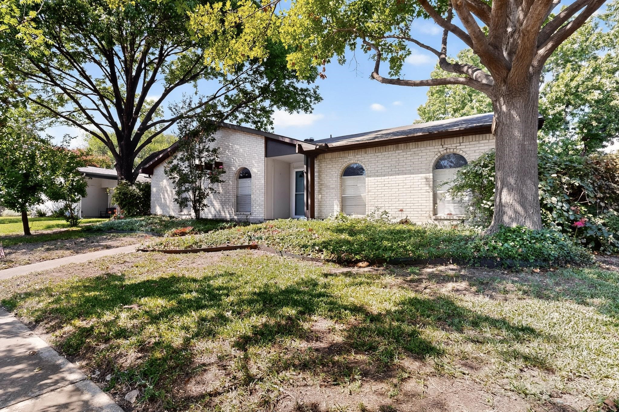 Dallas TX, 11033 Mccree Road