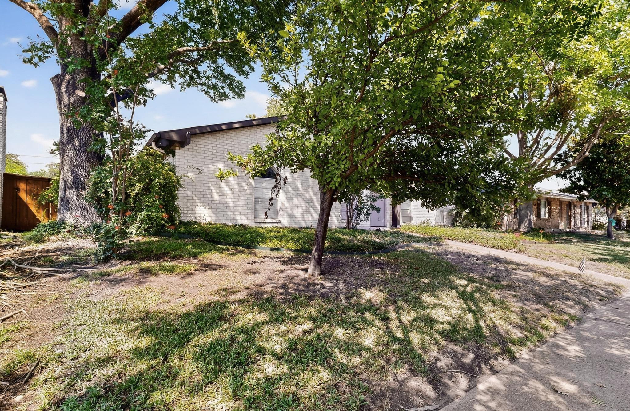 11033 Mccree Road Dallas TX 75238