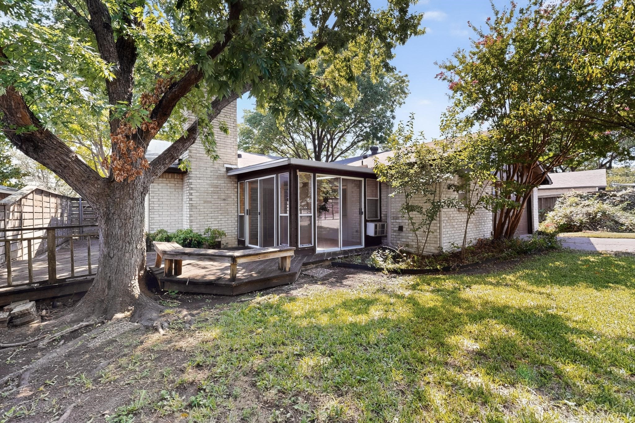 11033 Mccree Road Dallas TX 75238