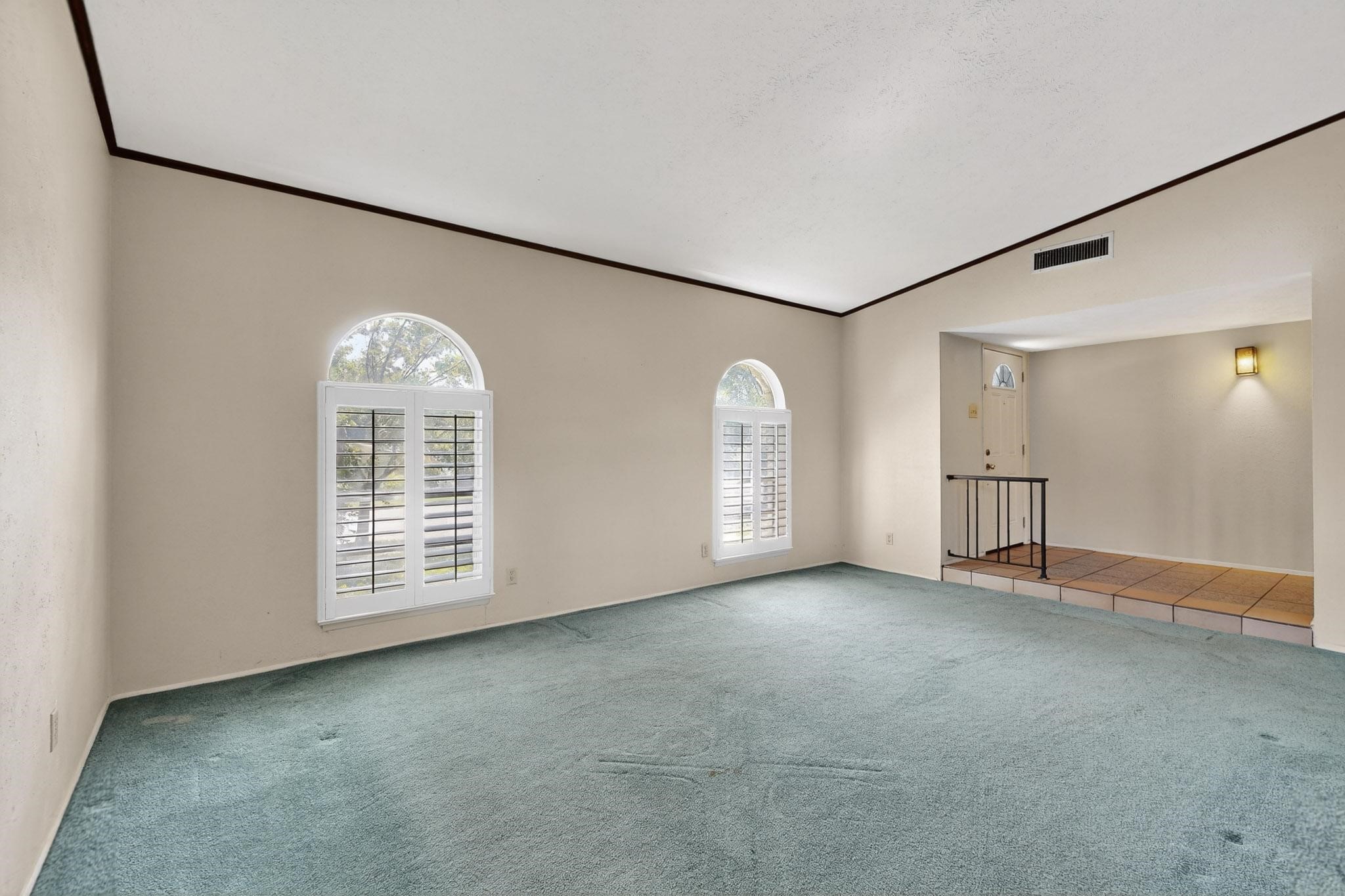 11033 Mccree Road Dallas TX 75238