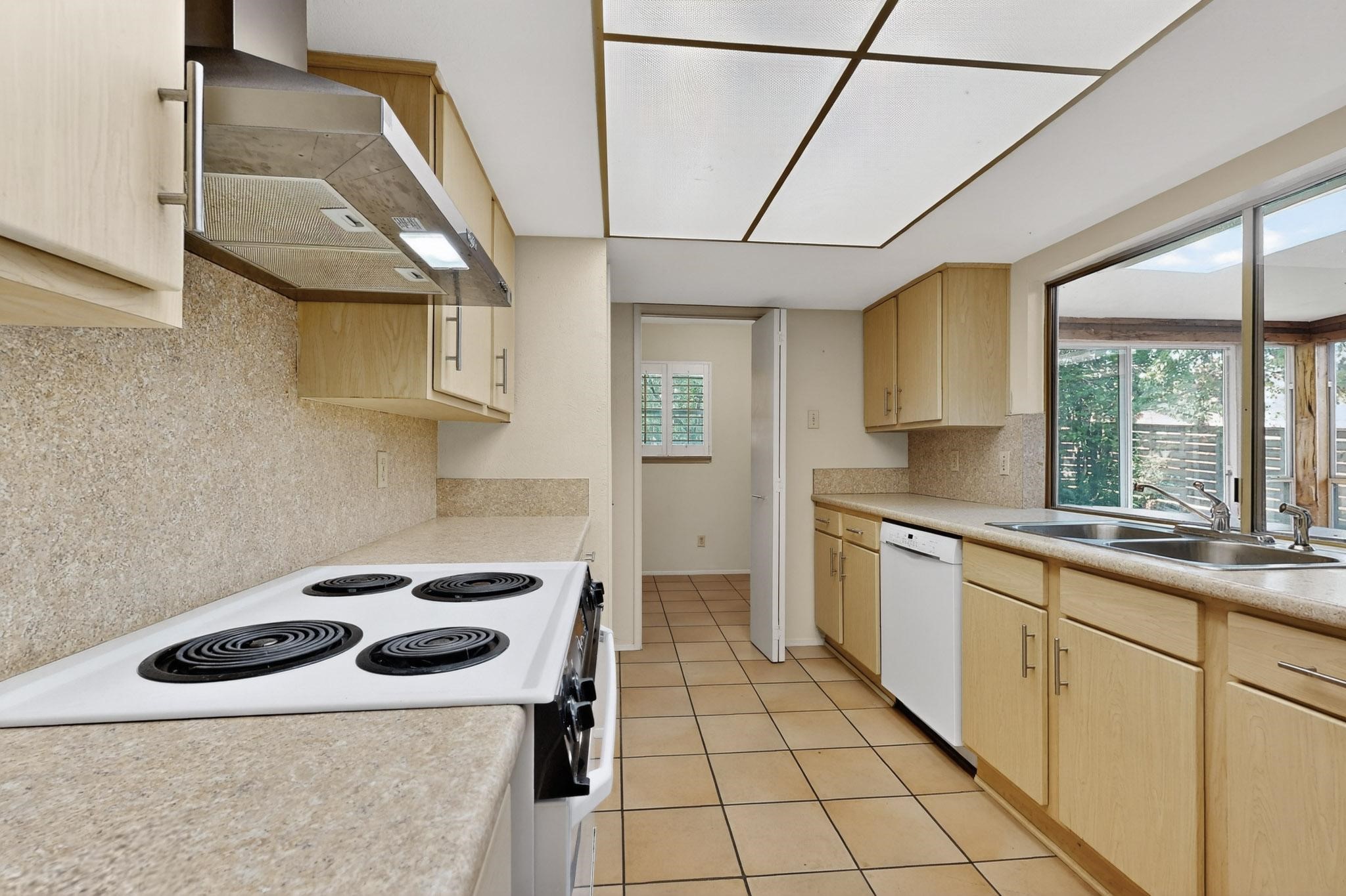 11033 Mccree Road Dallas TX 75238