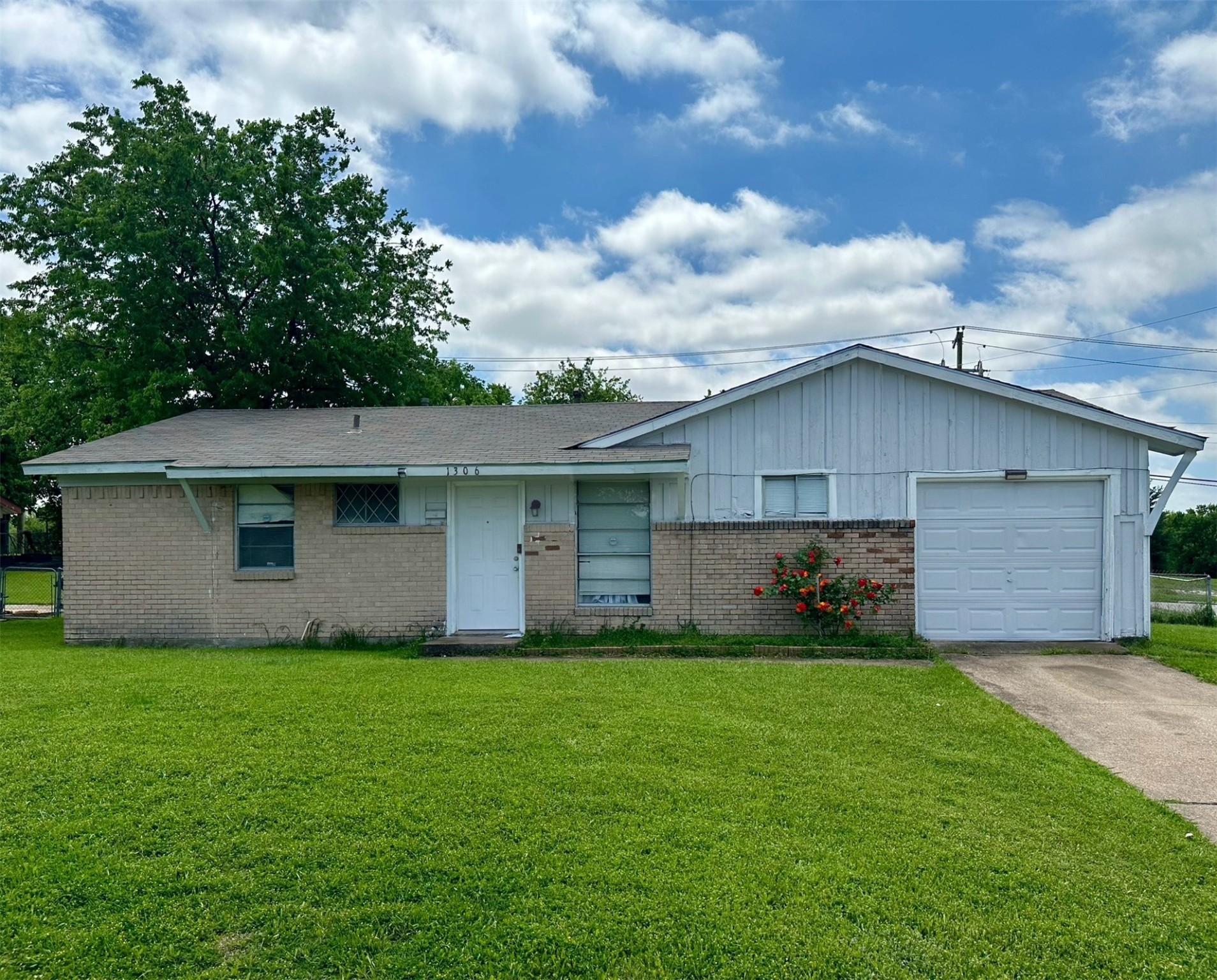 1306 Laura Lane Dallas TX 75241