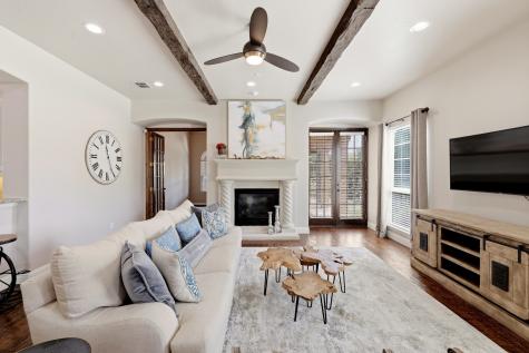 1616 Camino Lago Irving TX 75039