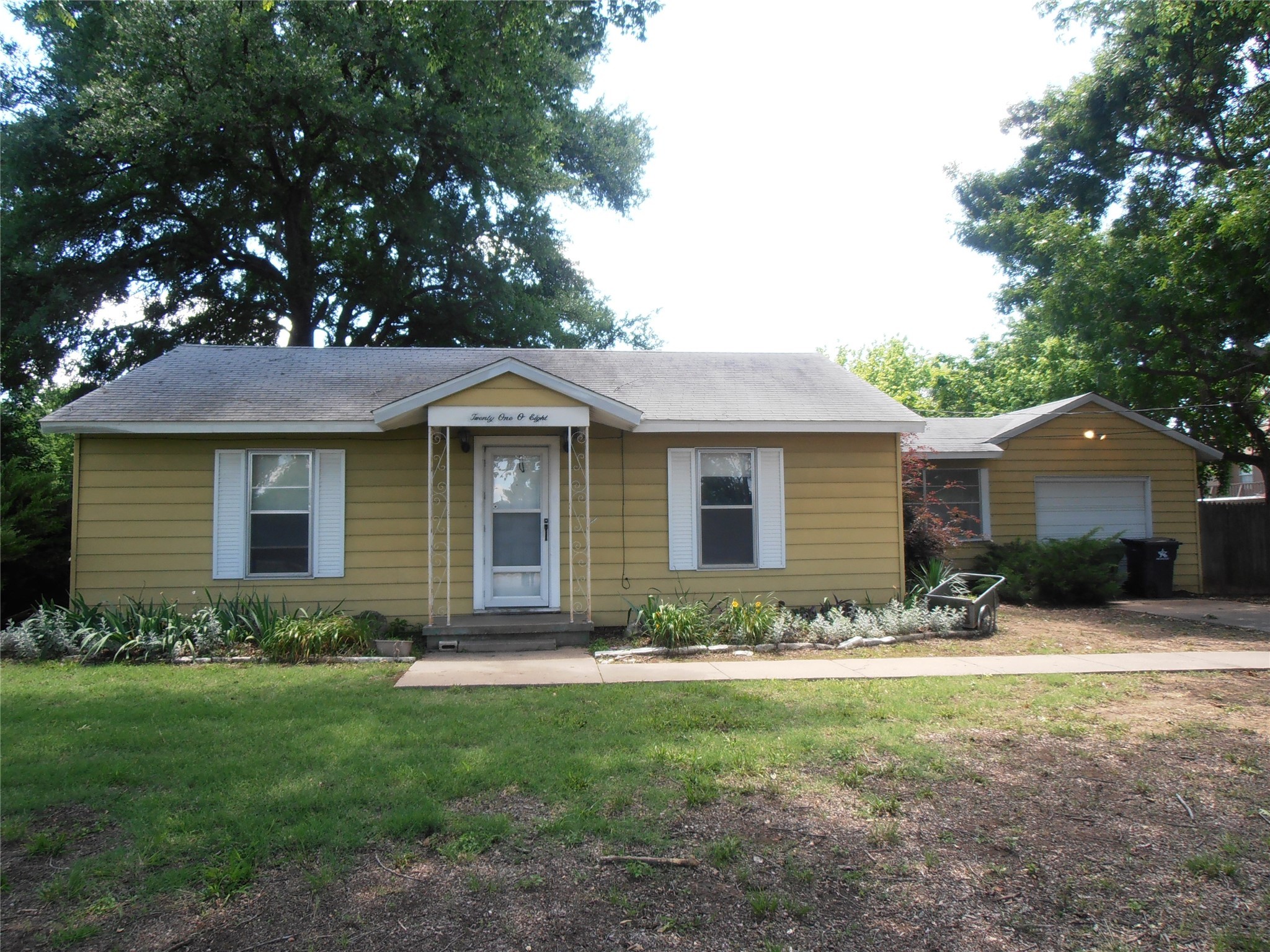 2108 Norwood Lane Arlington TX 76013