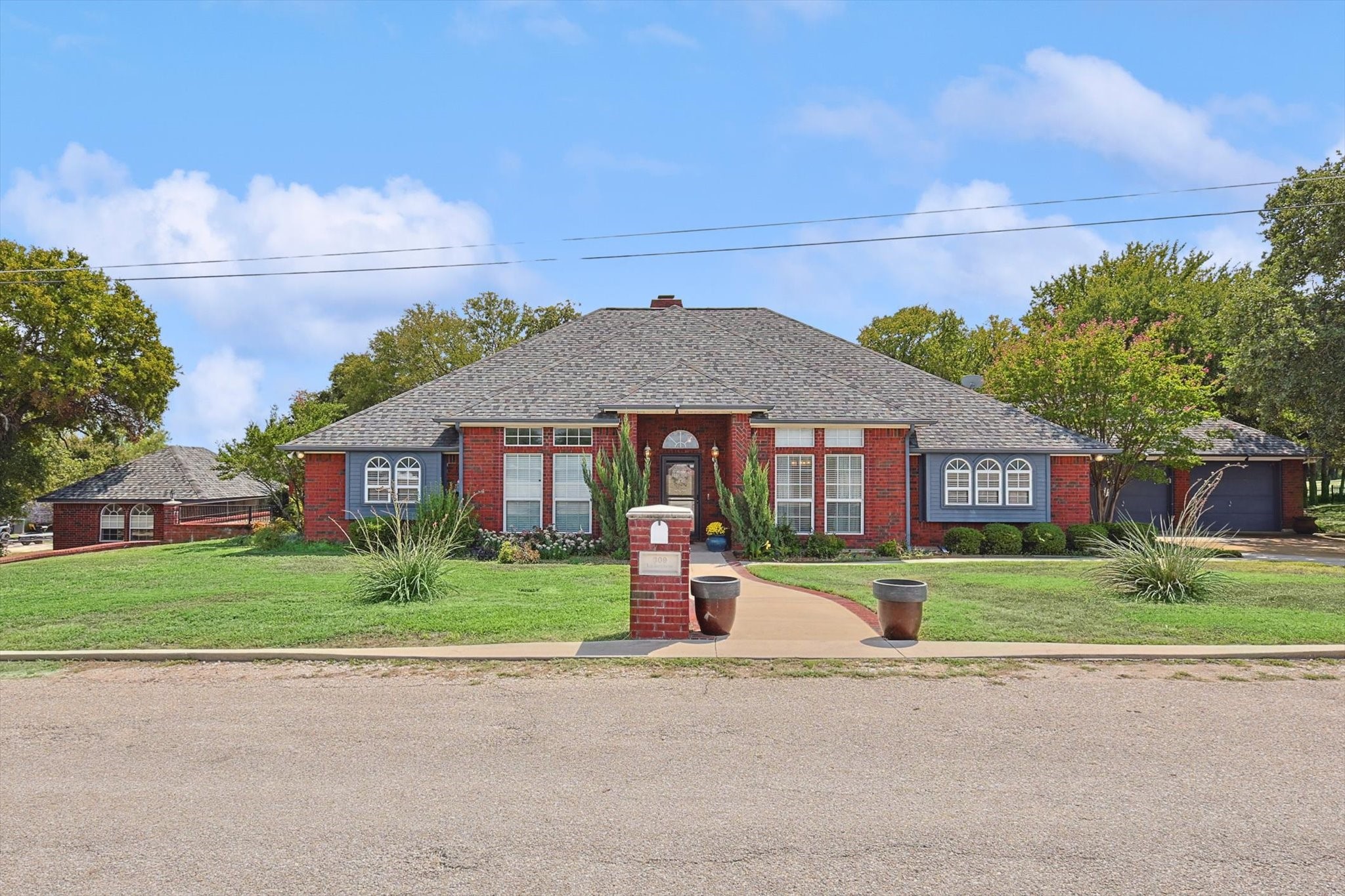 309 Lakeview Drive Runaway Bay TX 76426