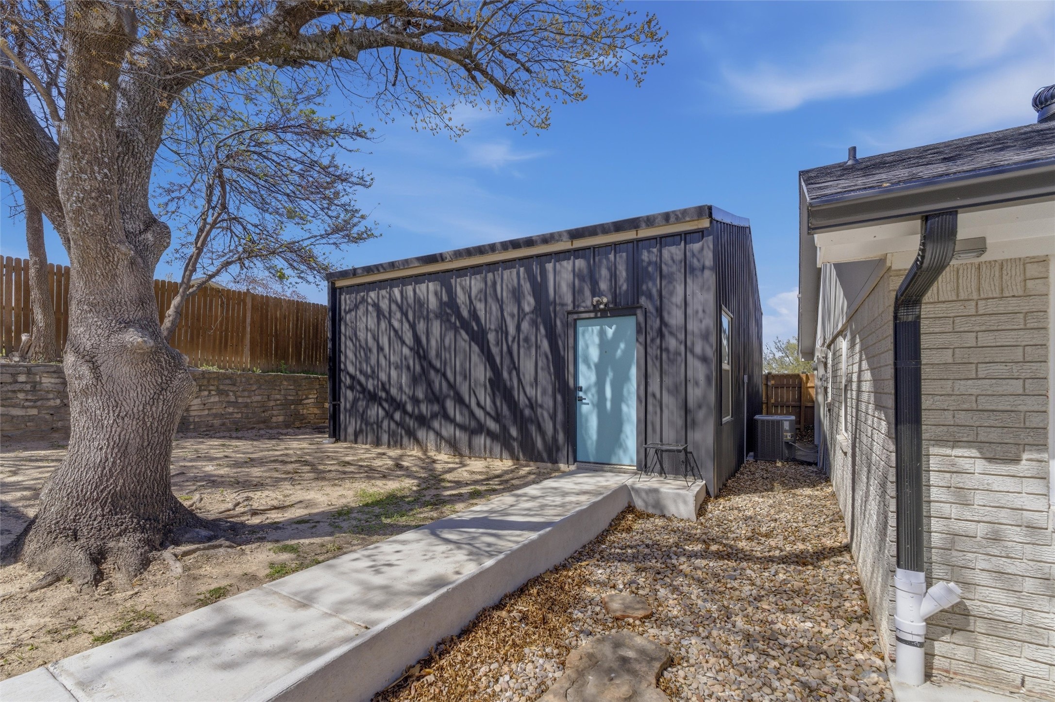 706 Hilltop Drive Weatherford TX 76086