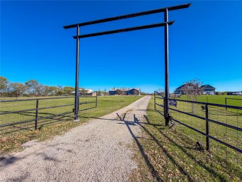 240 Cox Road Waxahachie TX 75167