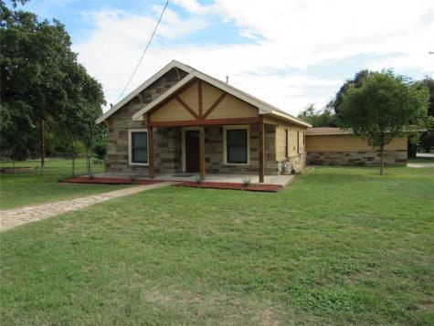 306 W Martin Avenue Comanche TX 76442