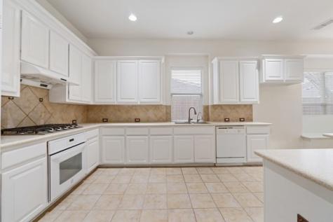 2412 Aramic Court Arlington TX 76001