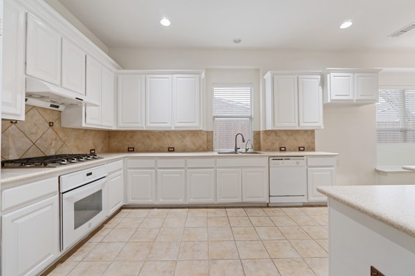2412 Aramic Court Arlington TX 76001