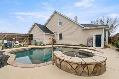 2412 Aramic Court Arlington TX 76001